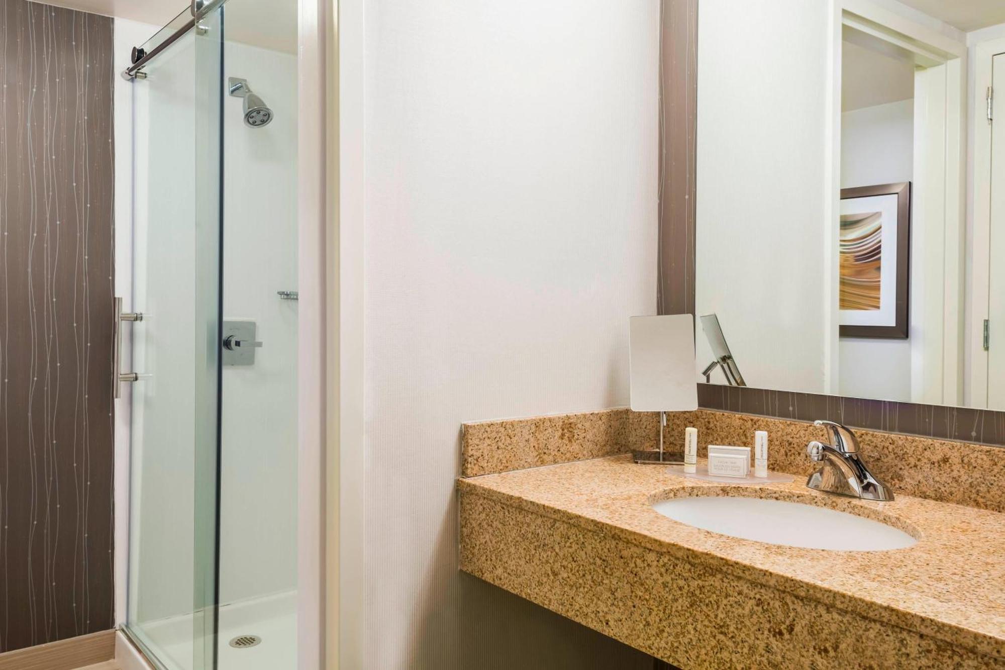 Courtyard Knoxville Cedar Bluff Экстерьер фото